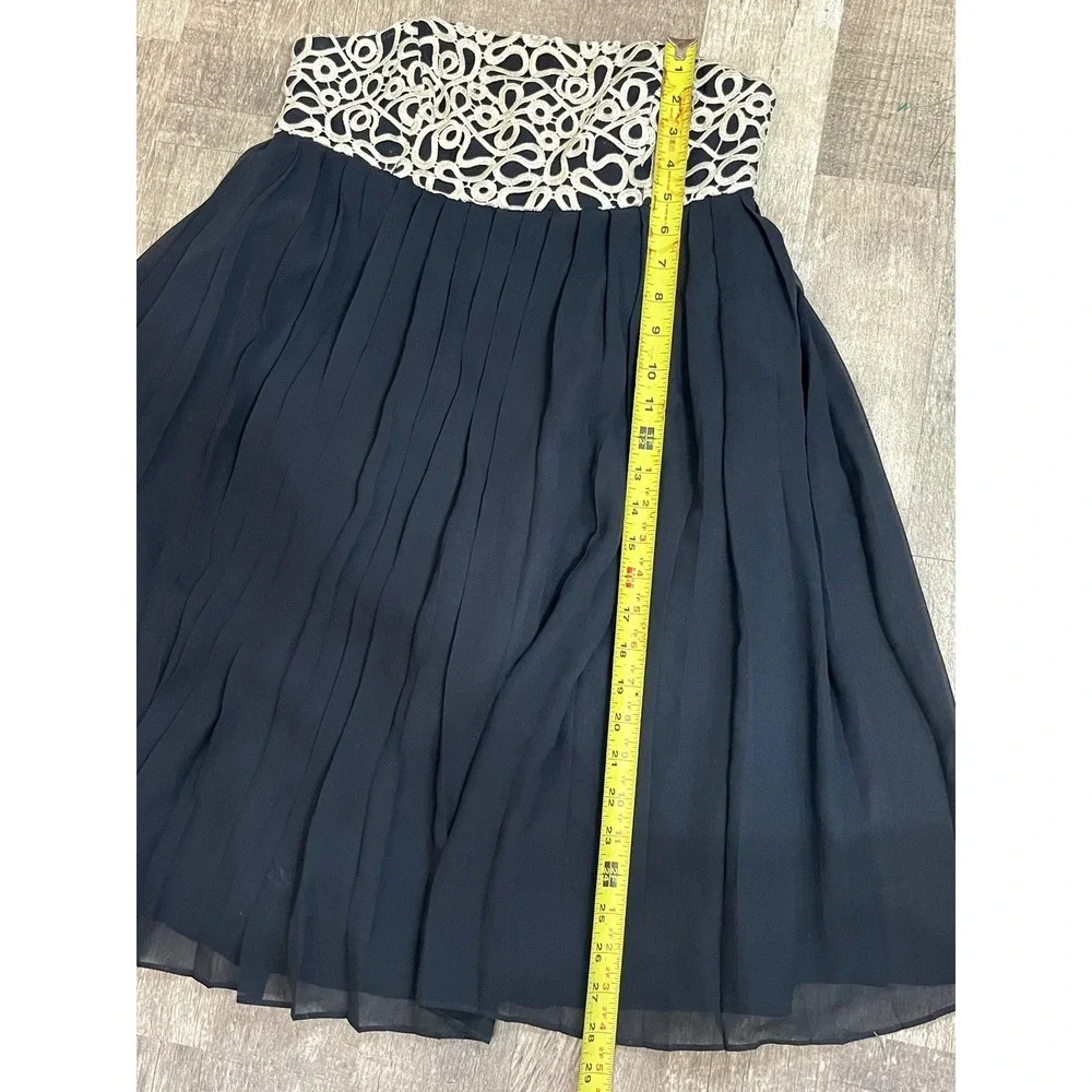 Lilly Pulitzer Strapless Dress Black Gold Trim Pleated Silk  Size‎ 2 - Picture 6 of 7